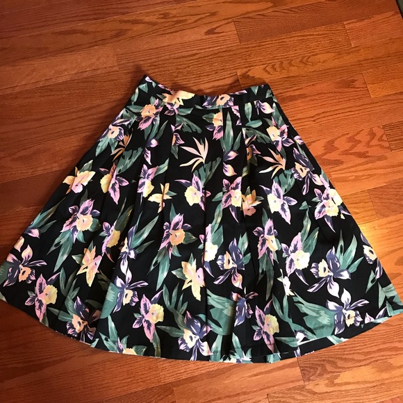 New ModCloth Retro Floral Skirt - Picture 4 of 5
